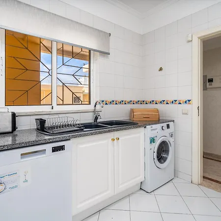 Апартаменты 2 Bedroom Flat Виламура