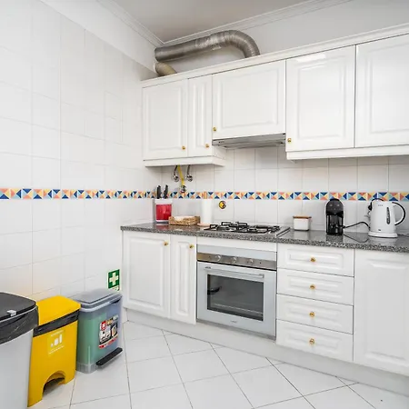 2 Bedroom Flat וילהמורה