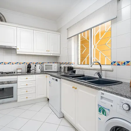 Апартаменты 2 Bedroom Flat *